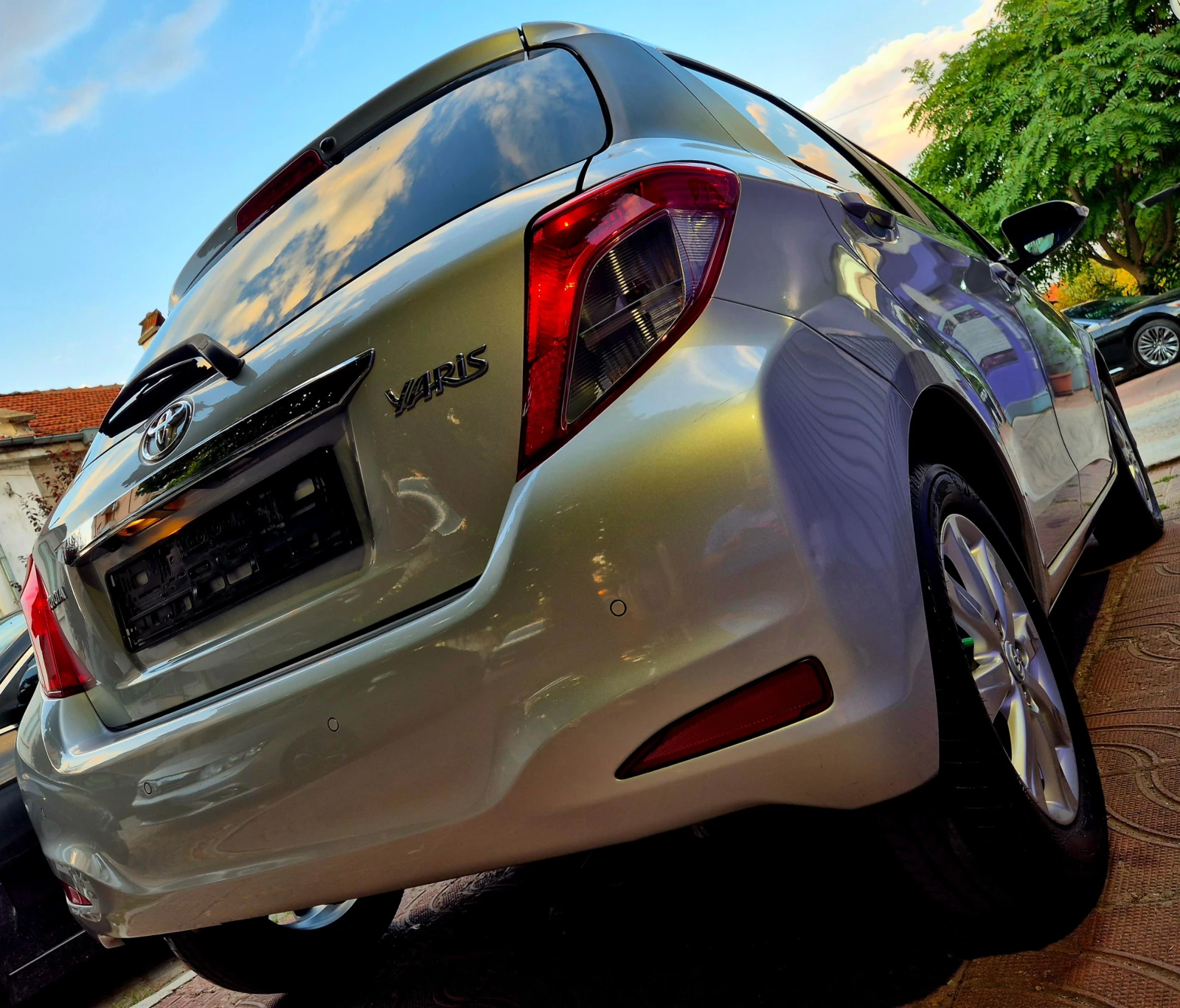 Toyota Yaris 1.33ivvt-6speed-верига-нави- japan, снимка 8 - Автомобили и джипове - 55579789
