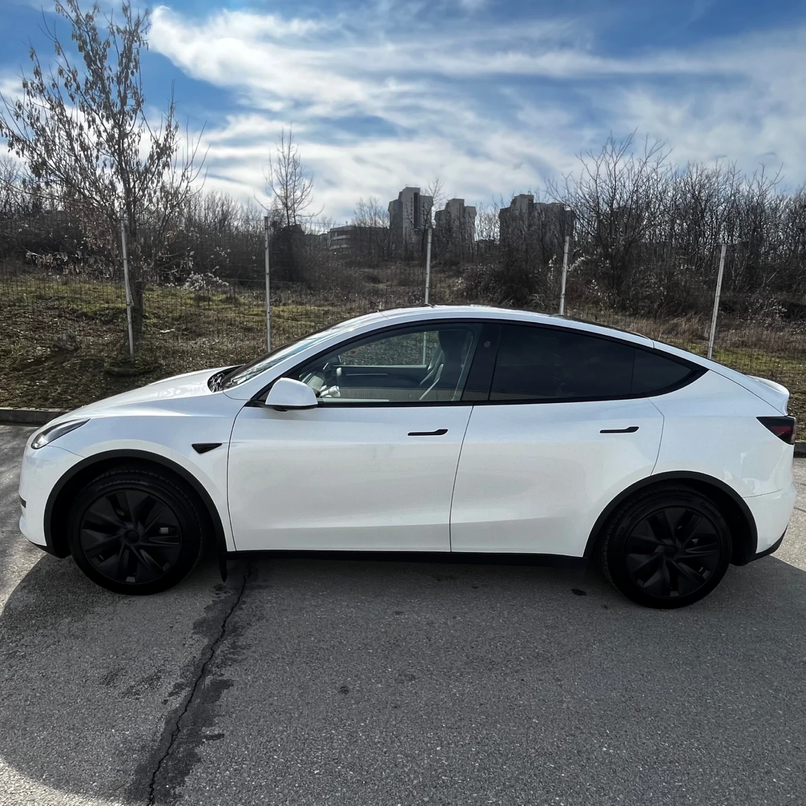 Tesla Model Y, снимка 3 - Автомобили и джипове - 55982897