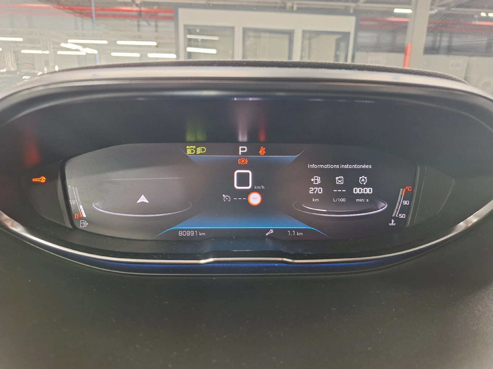 Peugeot 3008 1.2PTech Allure Auto LED , снимка 11 - Автомобили и джипове - 56127085