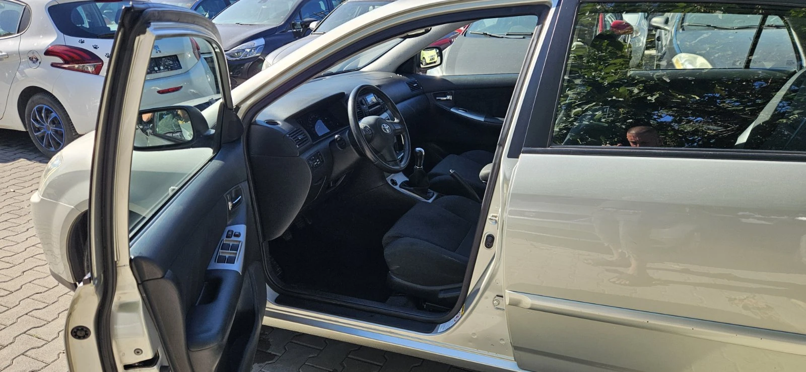 Toyota Corolla 1.4 бензин, снимка 8 - Автомобили и джипове - 56529922