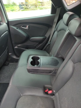 Hyundai IX35 2.0 4?4 AUT 163х.км. сервизна книжка , снимка 8