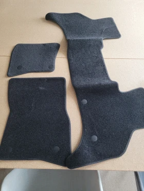 Land Rover Defender Стелки Defender 2024г.Чисто НОВИ Мокетени Оригинал, снимка 6