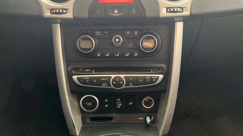 Renault Koleos, снимка 10 - Автомобили и джипове - 51371415