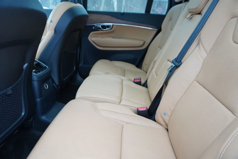 Volvo Xc90 T8 INSCRIPTION* 7 PASSENGERS* One Owner, снимка 16 - Автомобили и джипове - 53464940