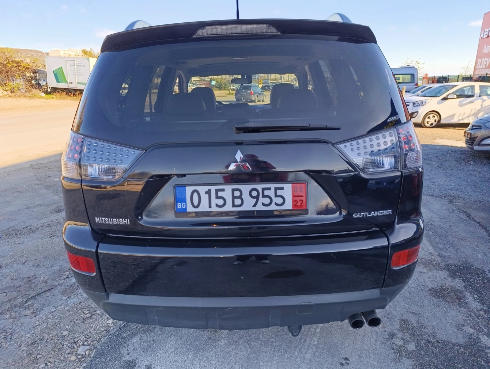 Mitsubishi Outlander 2.2 Di-D 157k.c. - изображение 7