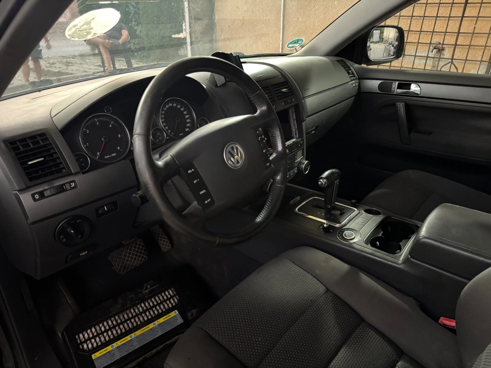 VW Touareg 3.0TDi Автомат! - изображение 7
