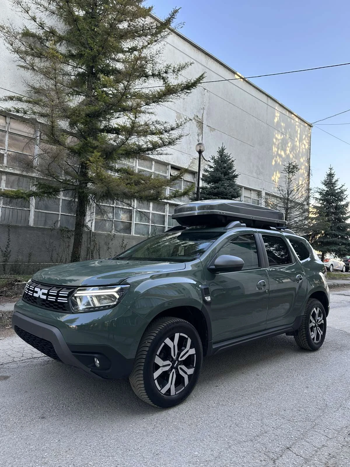 Dacia Duster 1.5dCi* 4x4* NAVI, снимка 3 - Автомобили и джипове - 53894470