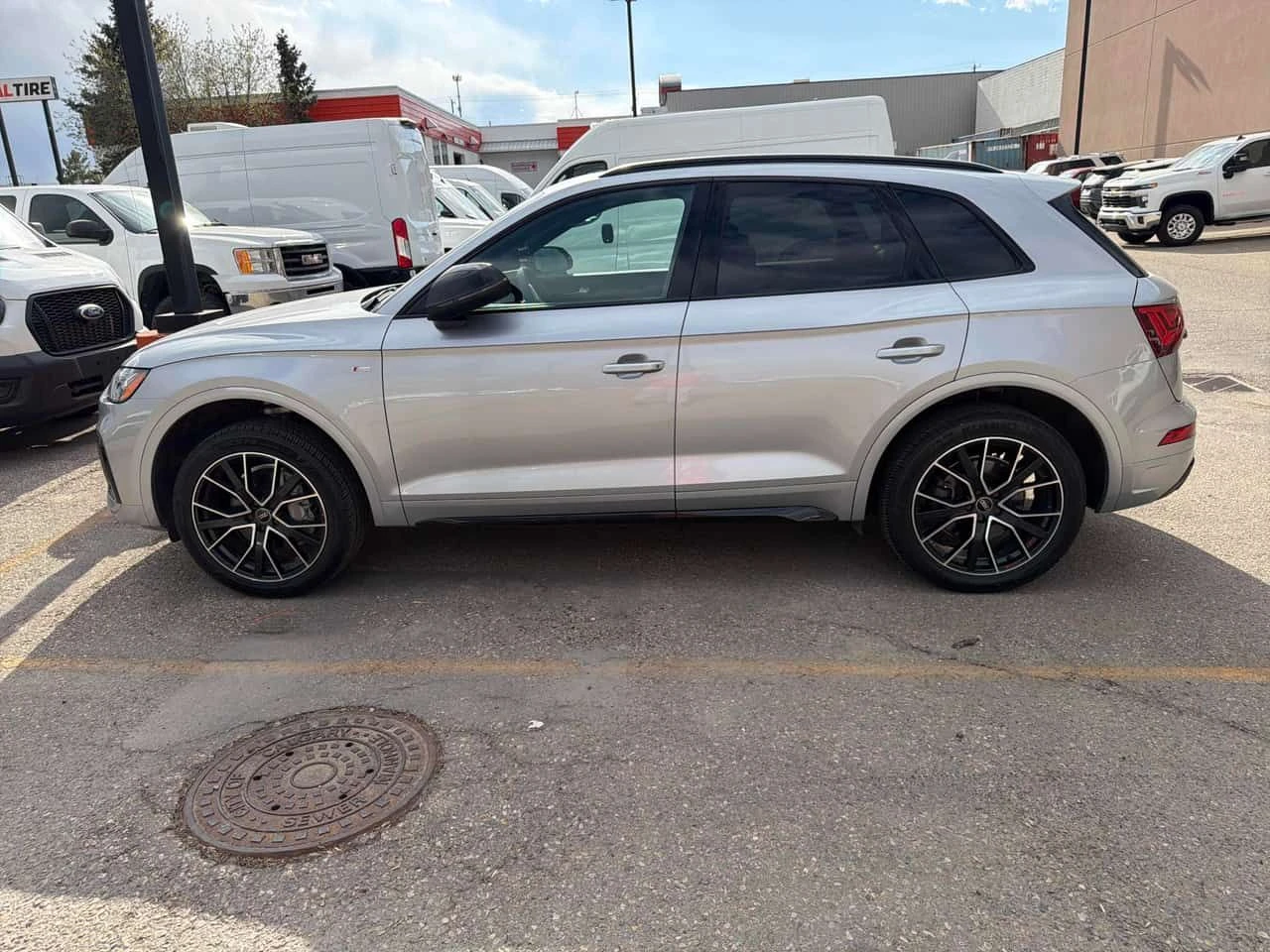 Audi Q5 * Progressiv * ДИСТРОНИК * 360 * S LINE , снимка 2 - Автомобили и джипове - 54460393