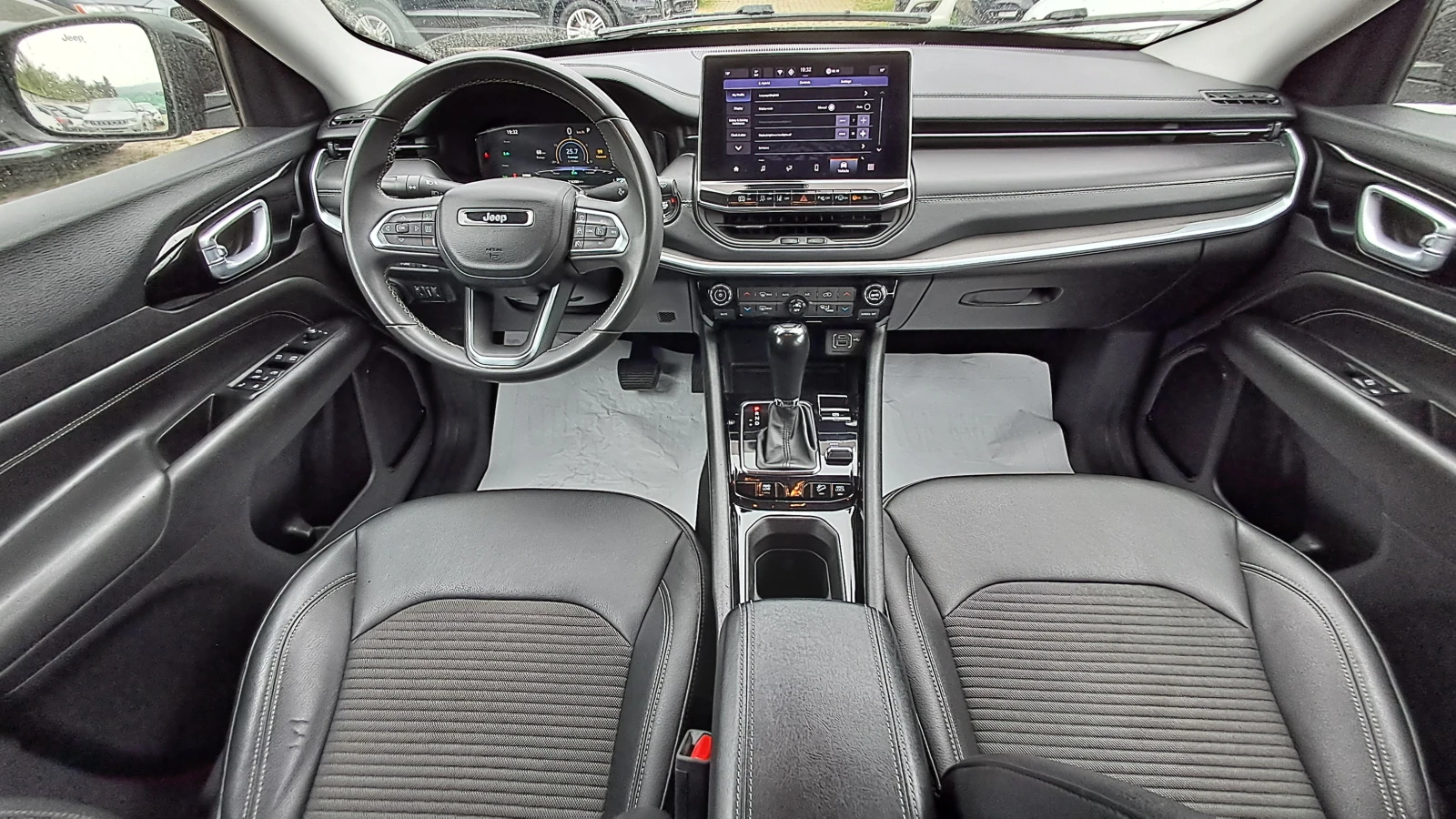 Jeep Compass 4Х4 FULL РЕАЛ КМ ИЗКЛЮЧИТЕЛН СЕРВ КНИЖ КОЖА КАМЕРА, снимка 8 - Автомобили и джипове - 54554659