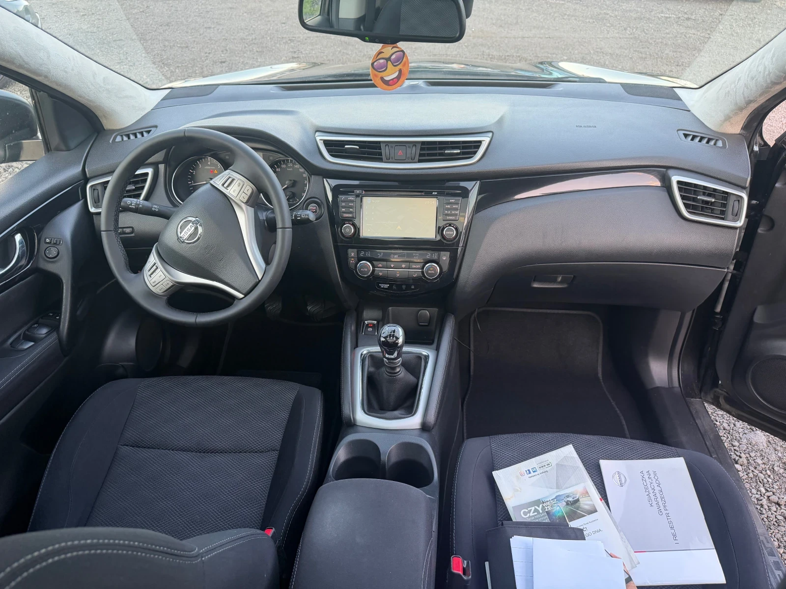 Nissan Qashqai 1.6 i Tekna, снимка 12 - Автомобили и джипове - 54692261