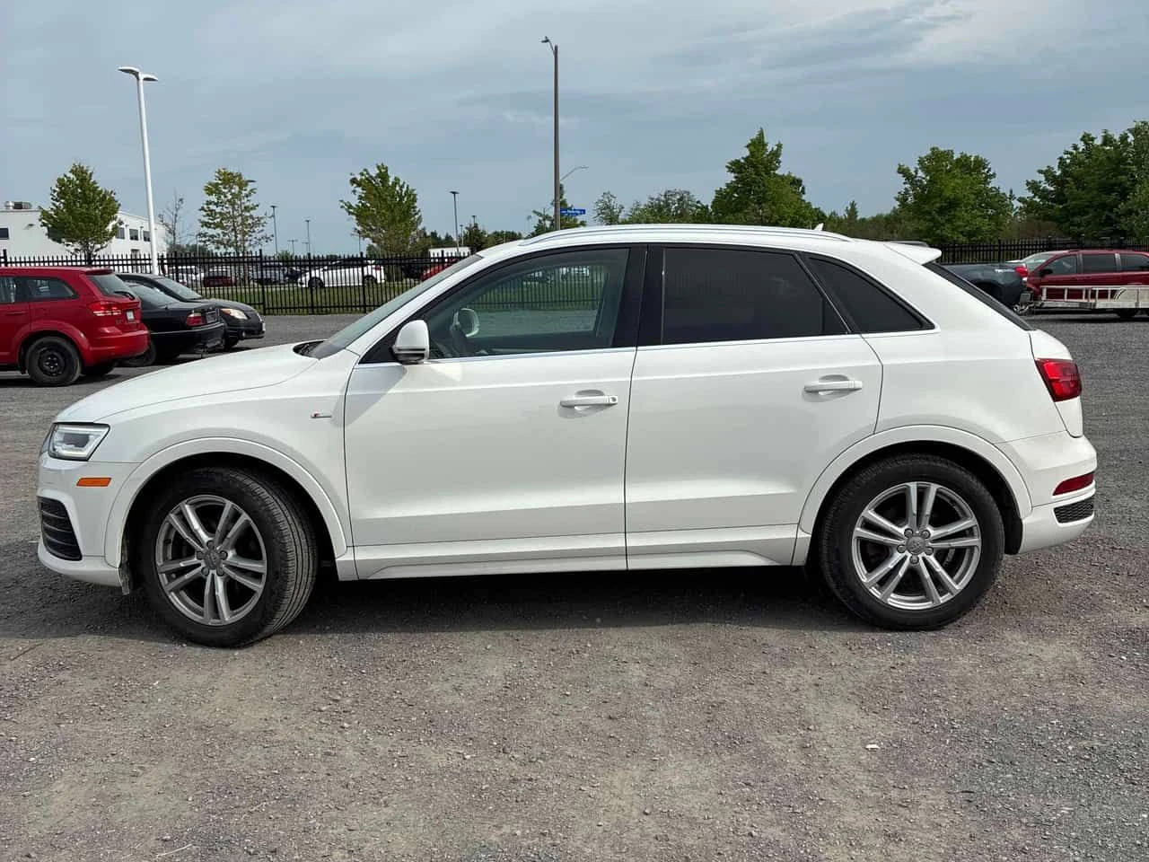 Audi Q3 * Technik * АВТОКРЕДИТ БЕЗ ПЪРВОНАЧАЛНА ВНОСКА* , снимка 2 - Автомобили и джипове - 54810292