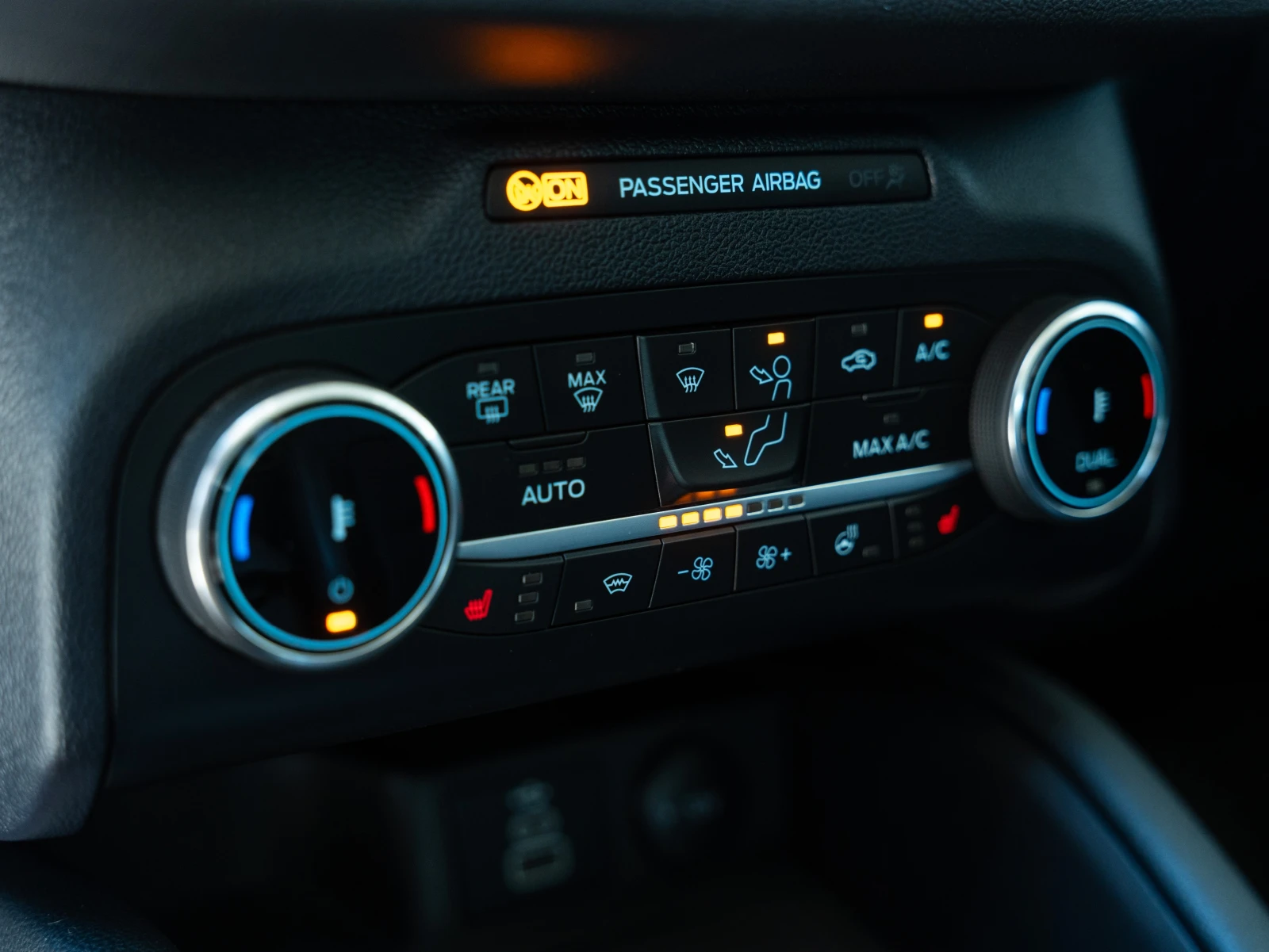 Ford Kuga TITANIUM 2.5 PHEV, снимка 12 - Автомобили и джипове - 54952925