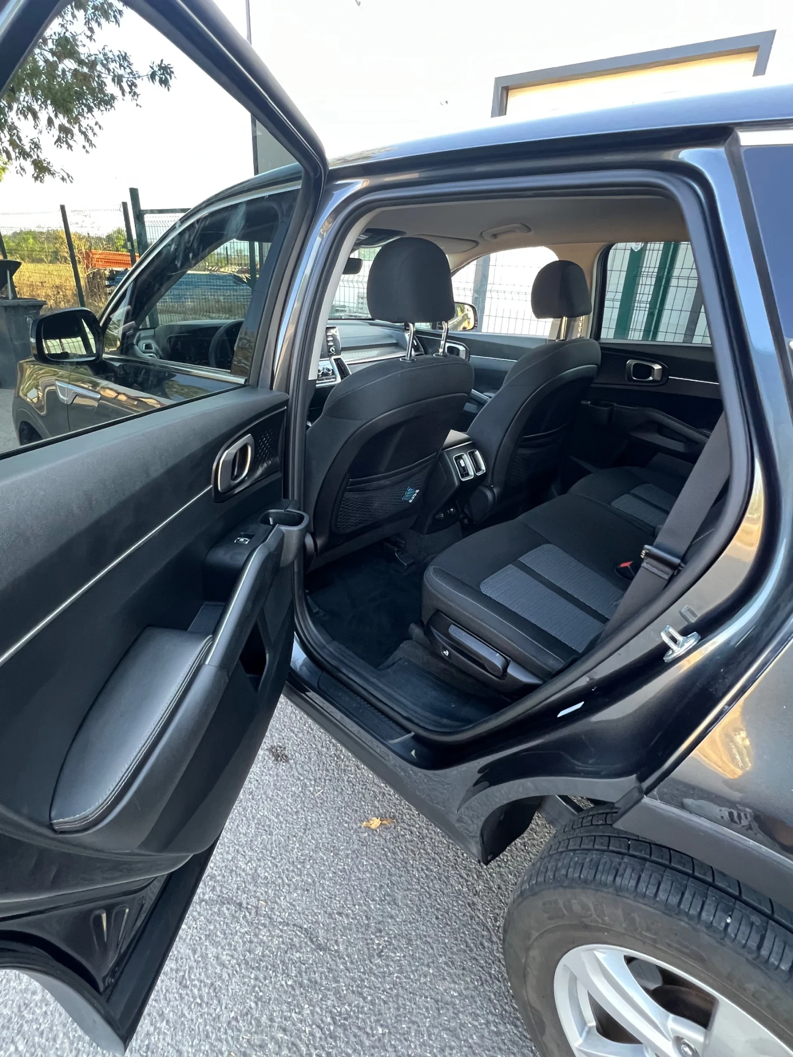 Kia Sorento Kia Соренто 2.5    6+ 1 , снимка 9 - Автомобили и джипове - 56606343