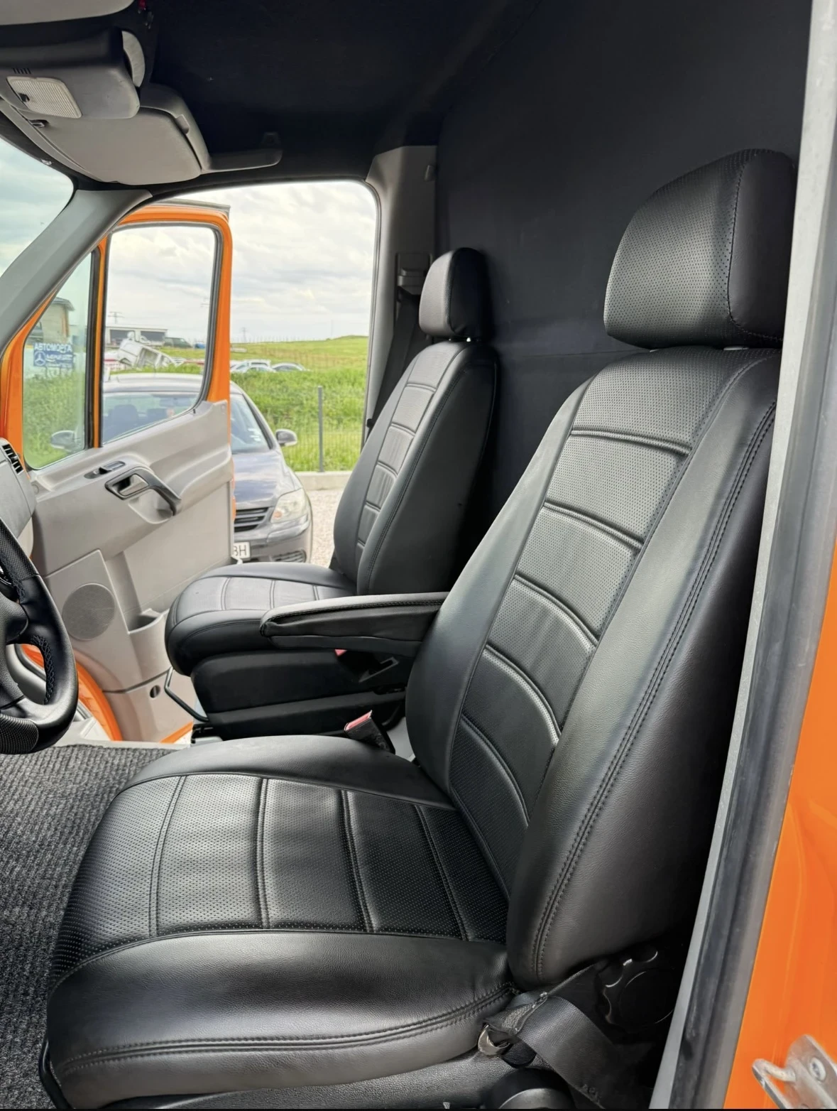 Mercedes-Benz Sprinter 318, снимка 9 - Бусове и автобуси - 54207568