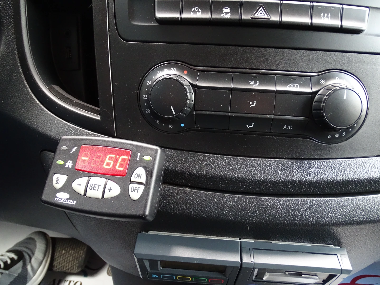 Mercedes-Benz Vito 116 N1 MAXI ХЛАДИЛЕН (ДО -20 ГРАДУСА) 3 МЕСТЕН, снимка 8 - Бусове и автобуси - 54597391