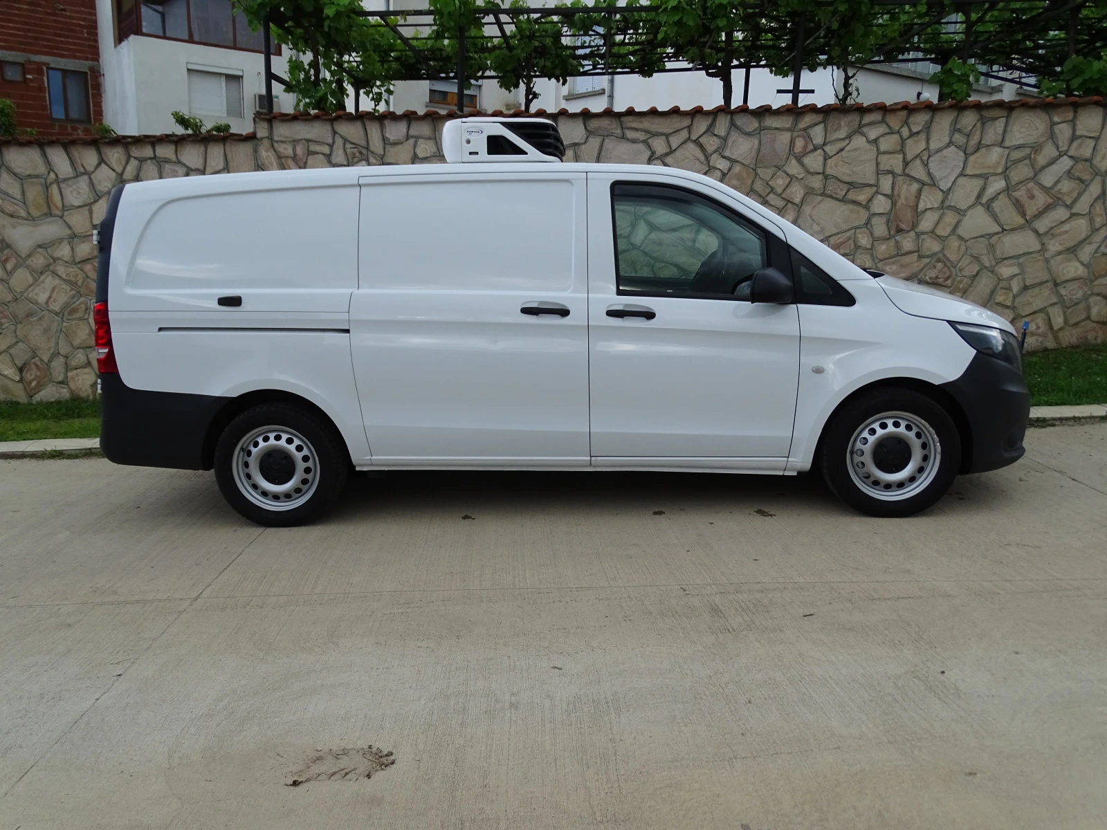 Mercedes-Benz Vito 116 N1 MAXI ХЛАДИЛЕН (ДО -20 ГРАДУСА) 3 МЕСТЕН, снимка 2 - Бусове и автобуси - 54597391