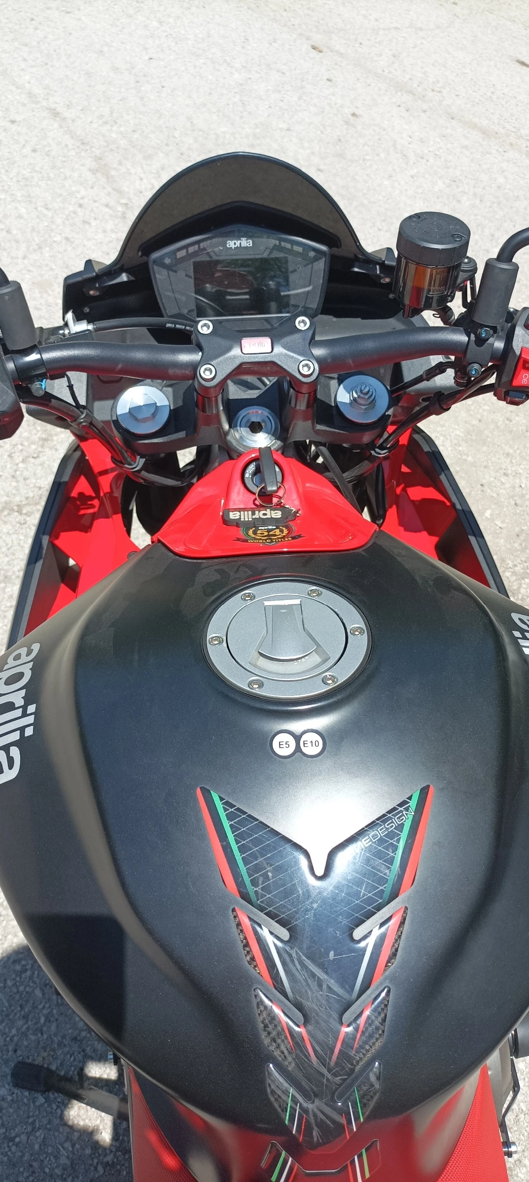 Aprilia Tuono  - изображение 10
