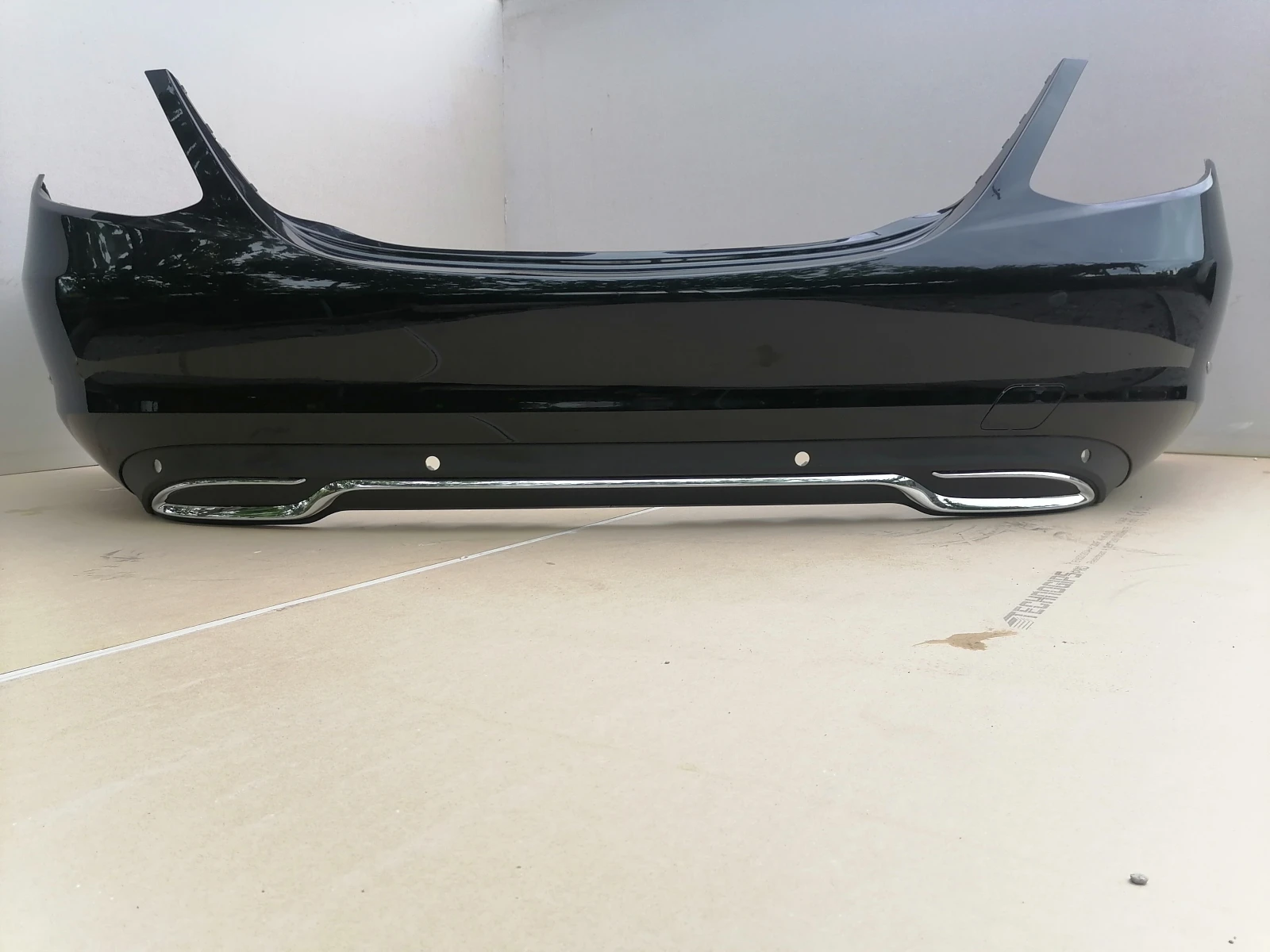 Оригиналнa броня Мерцедес Mercedes C Class Ц клас W205 A2058850138 Avantgarde Sedan (2015), снимка 2 - Части - 55878425