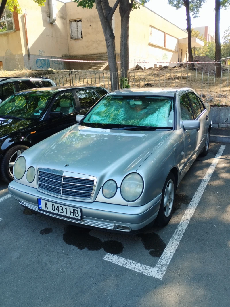 Mercedes-Benz 220 W 210, снимка 2 - Автомобили и джипове - 46746526