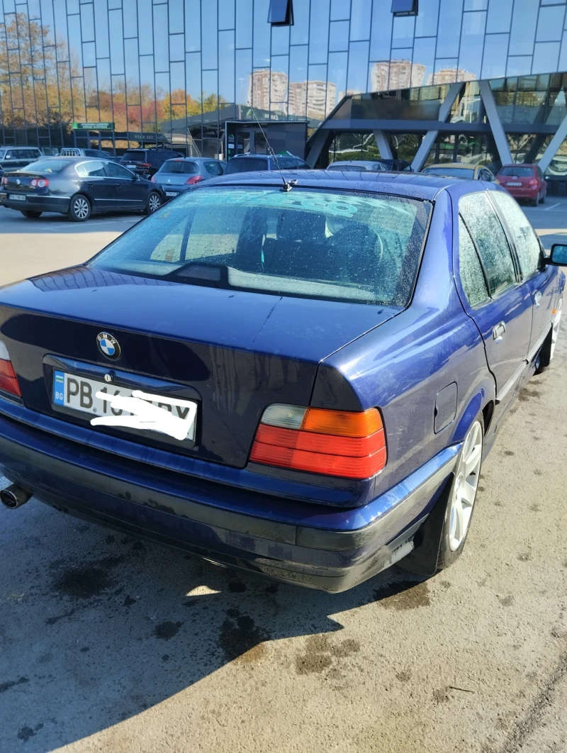 BMW 318, снимка 7 - Автомобили и джипове - 47766669