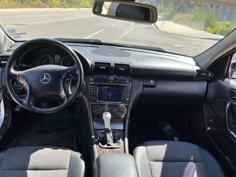 Mercedes-Benz C 220, снимка 7 - Автомобили и джипове - 52684763