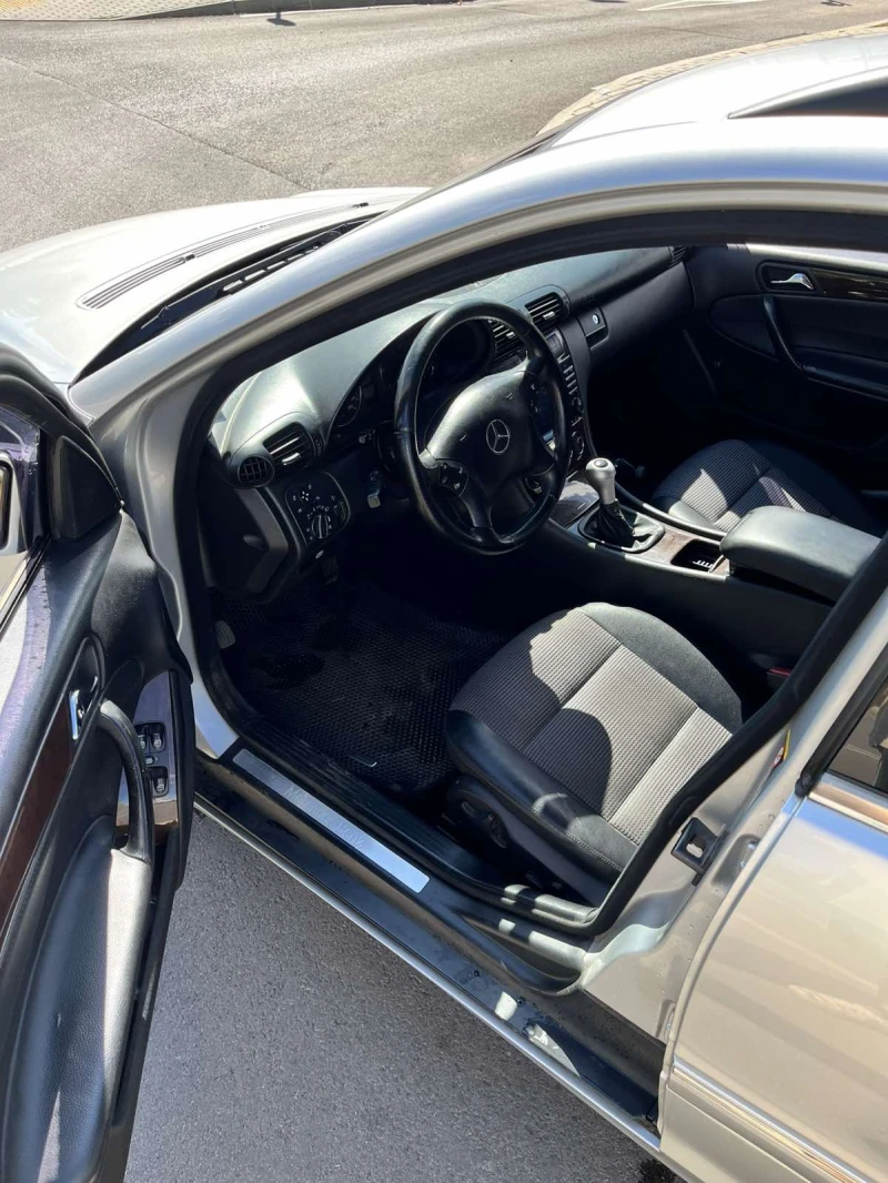 Mercedes-Benz C 220, снимка 6 - Автомобили и джипове - 52684763