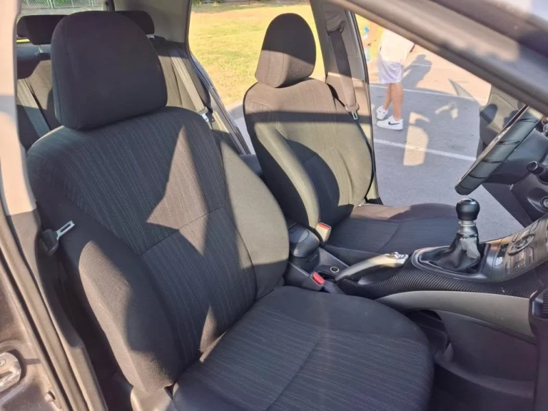 Toyota Auris, снимка 10 - Автомобили и джипове - 53446162