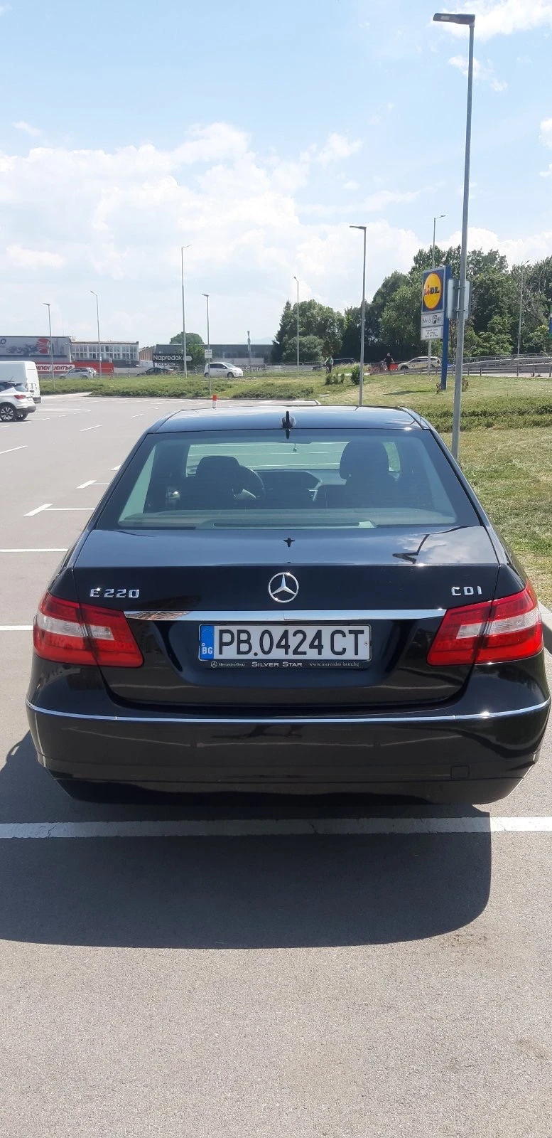 Mercedes-Benz E 220, снимка 6 - Автомобили и джипове - 53891645