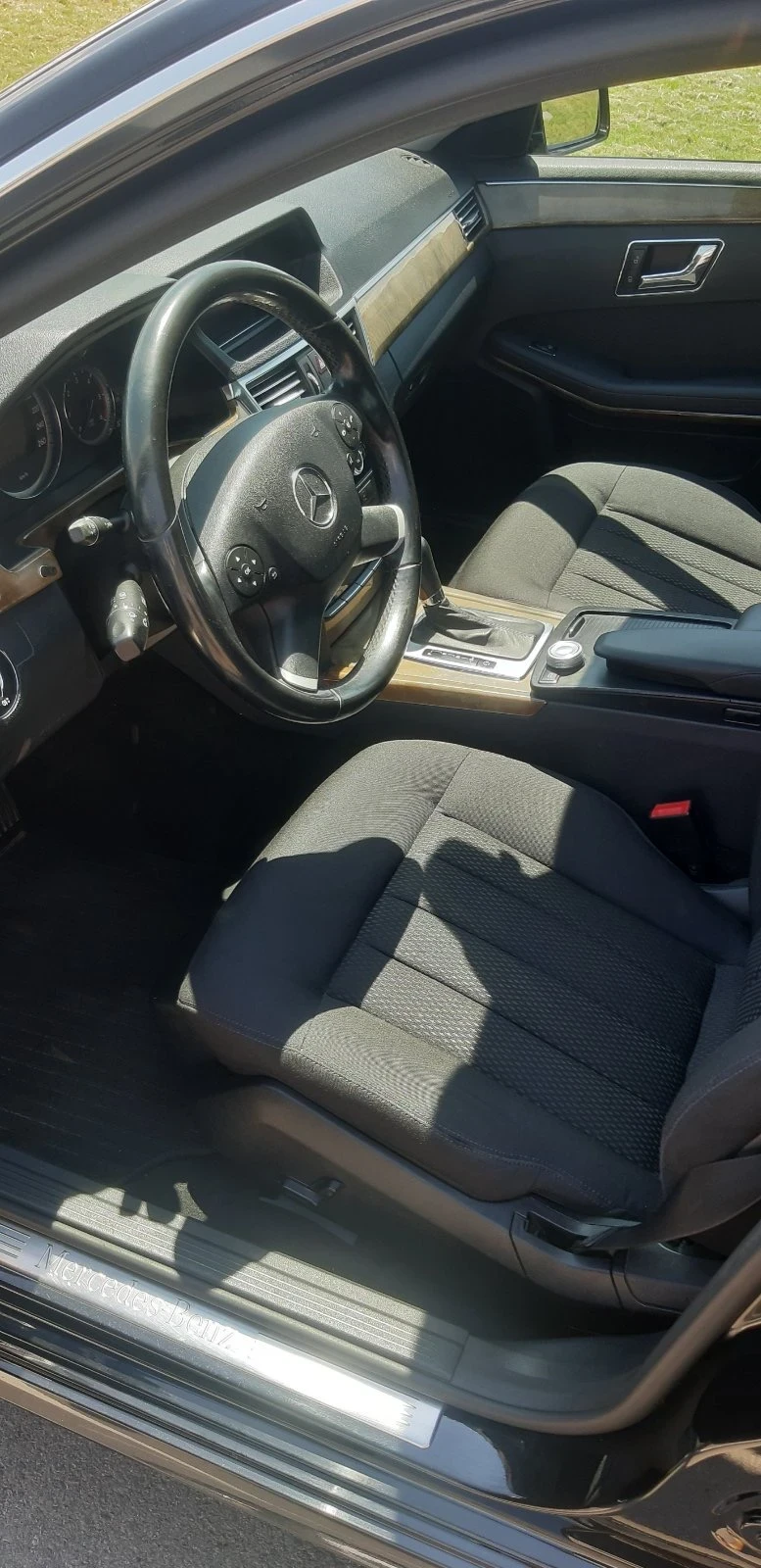 Mercedes-Benz E 220, снимка 10 - Автомобили и джипове - 53891645