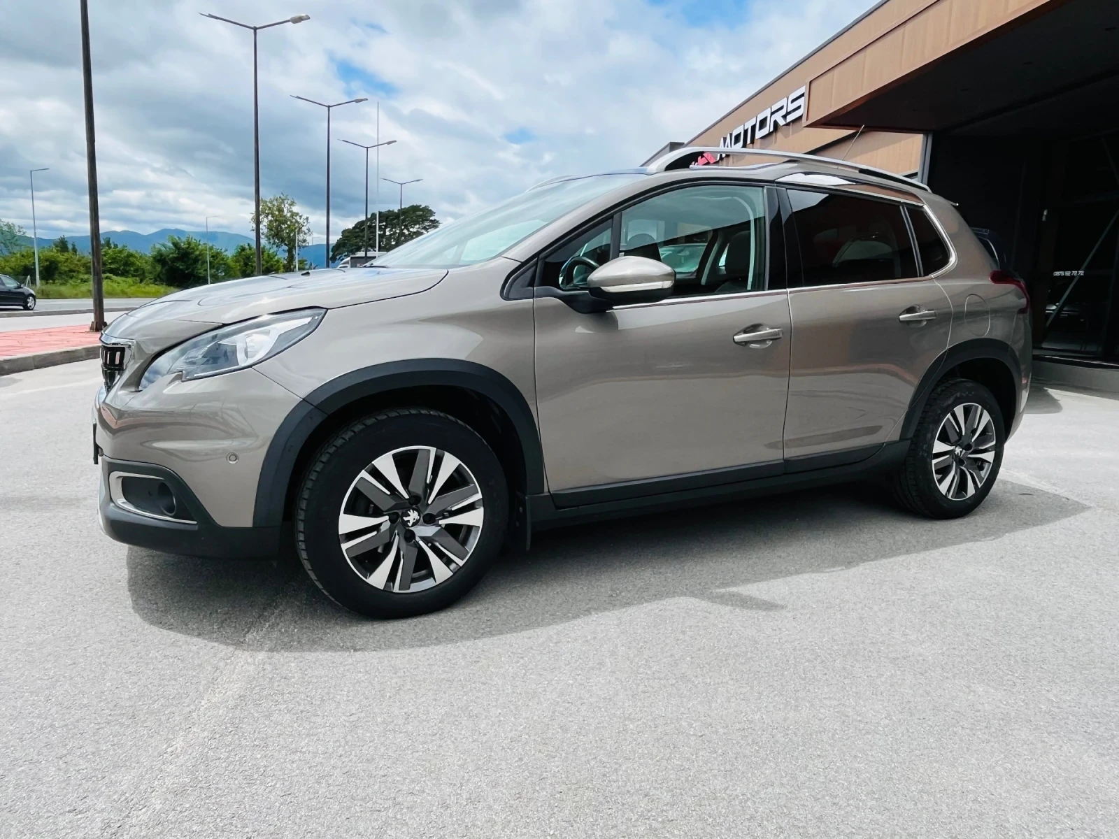 Peugeot 2008 АВТОМАТИК;40000км;КОЖА;ПОДГРЕВ;ПАНОРАМА - изображение 2