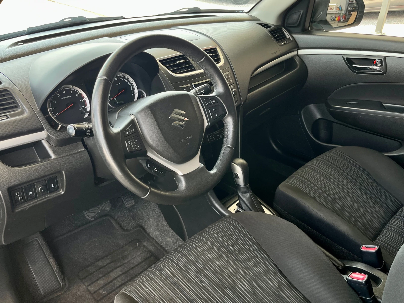 Suzuki Swift 1.2 Бензин / Автомат / Автопилот / Подгрев - изображение 5