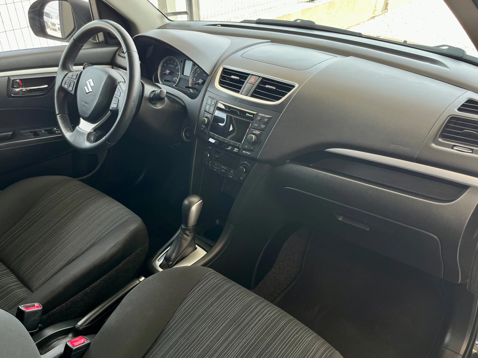 Suzuki Swift 1.2 Бензин / Автомат / Автопилот / Подгрев - изображение 6