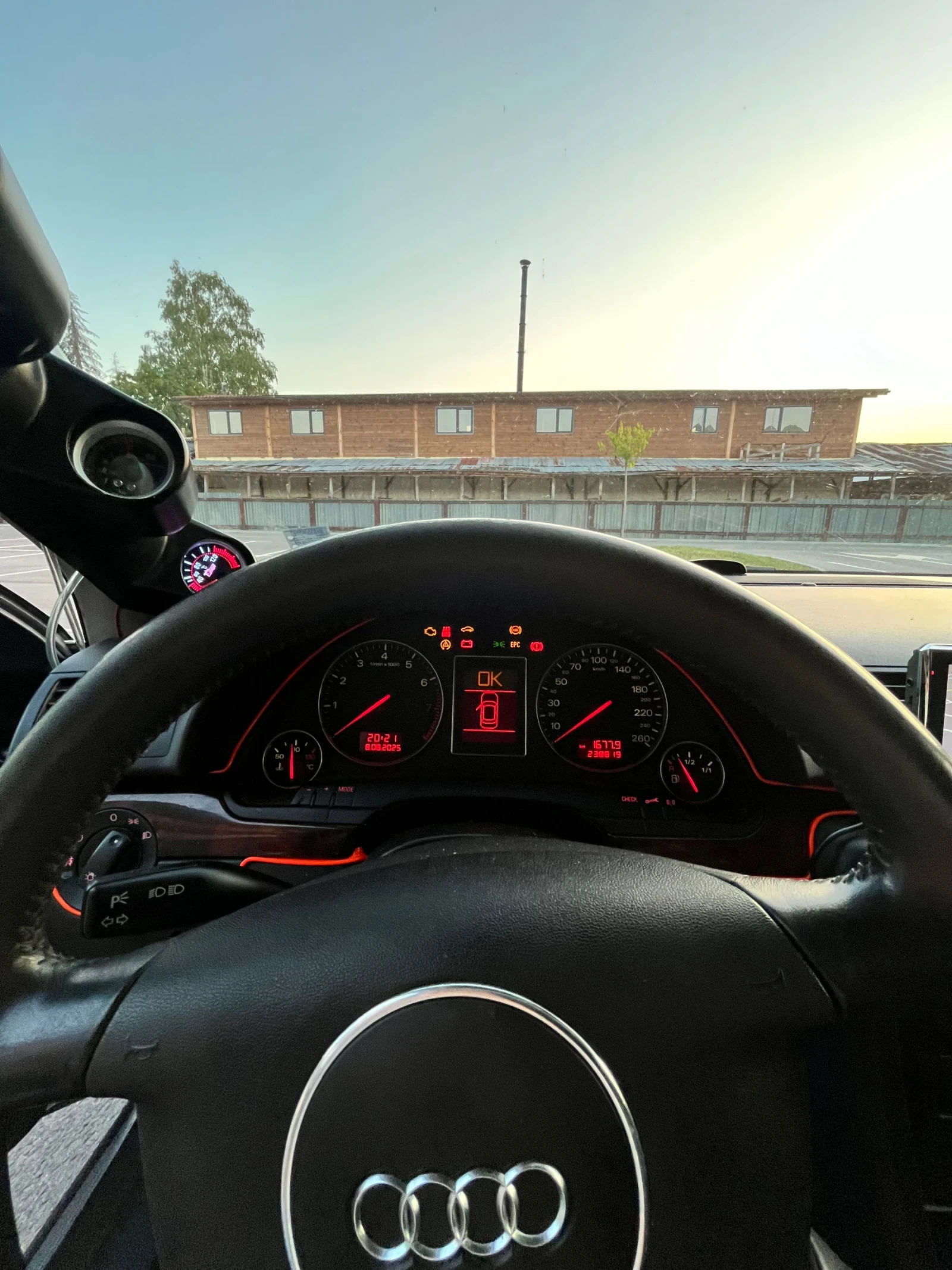 Audi A4 2.0 131кс. - изображение 8