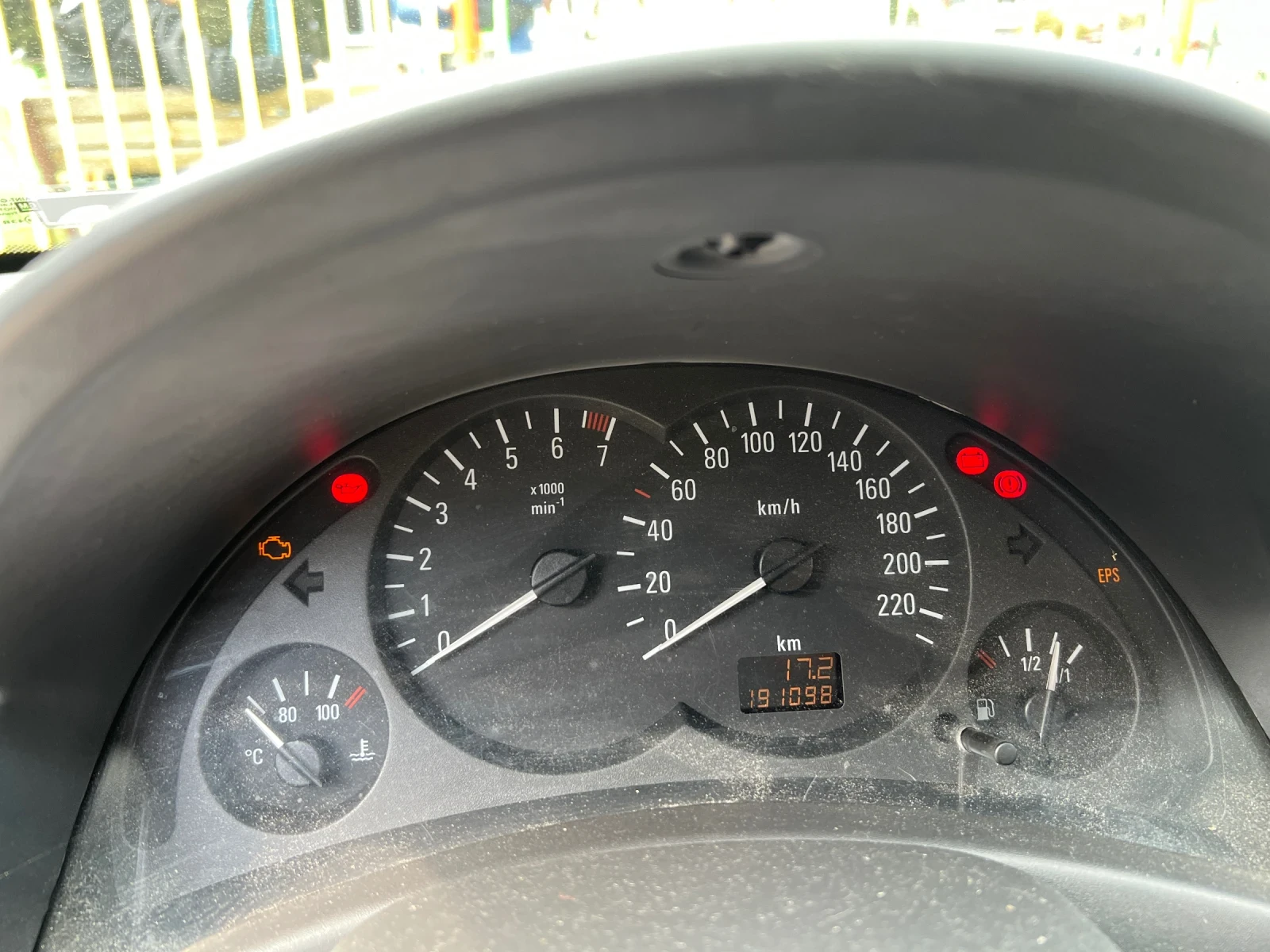 Opel Corsa 1, 2 бензин, снимка 12 - Автомобили и джипове - 53864406