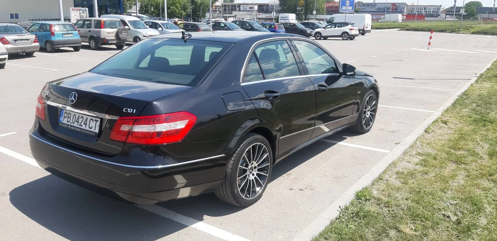 Mercedes-Benz E 220, снимка 8 - Автомобили и джипове - 53891645
