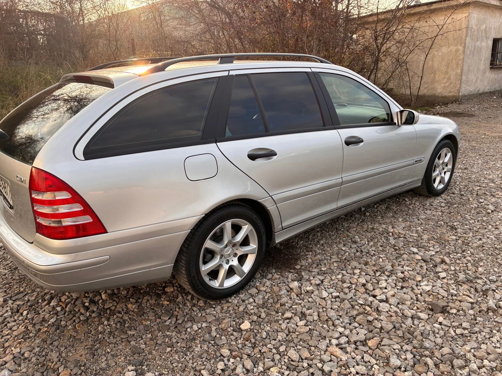 Mercedes-Benz C 200 Комби, снимка 2 - Автомобили и джипове - 53903269