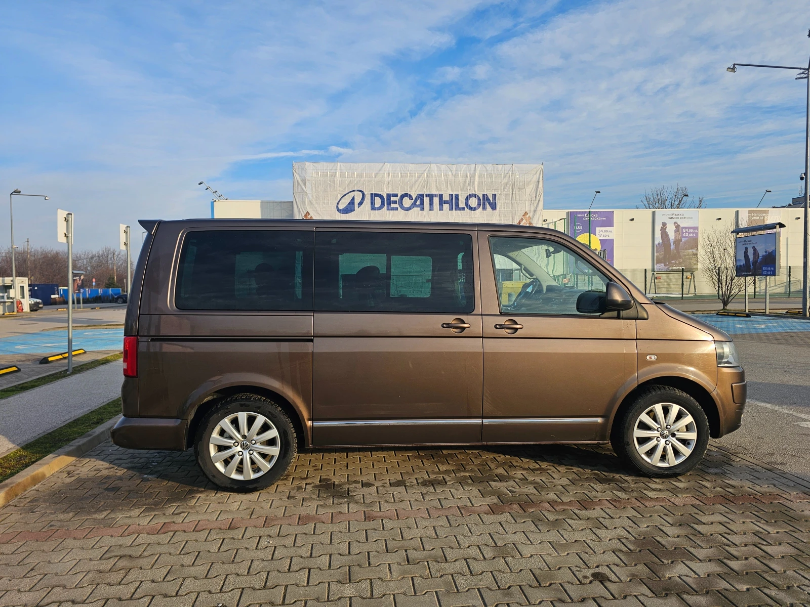 VW Multivan Highline / 4 Motion , снимка 4 - Автомобили и джипове - 53988351