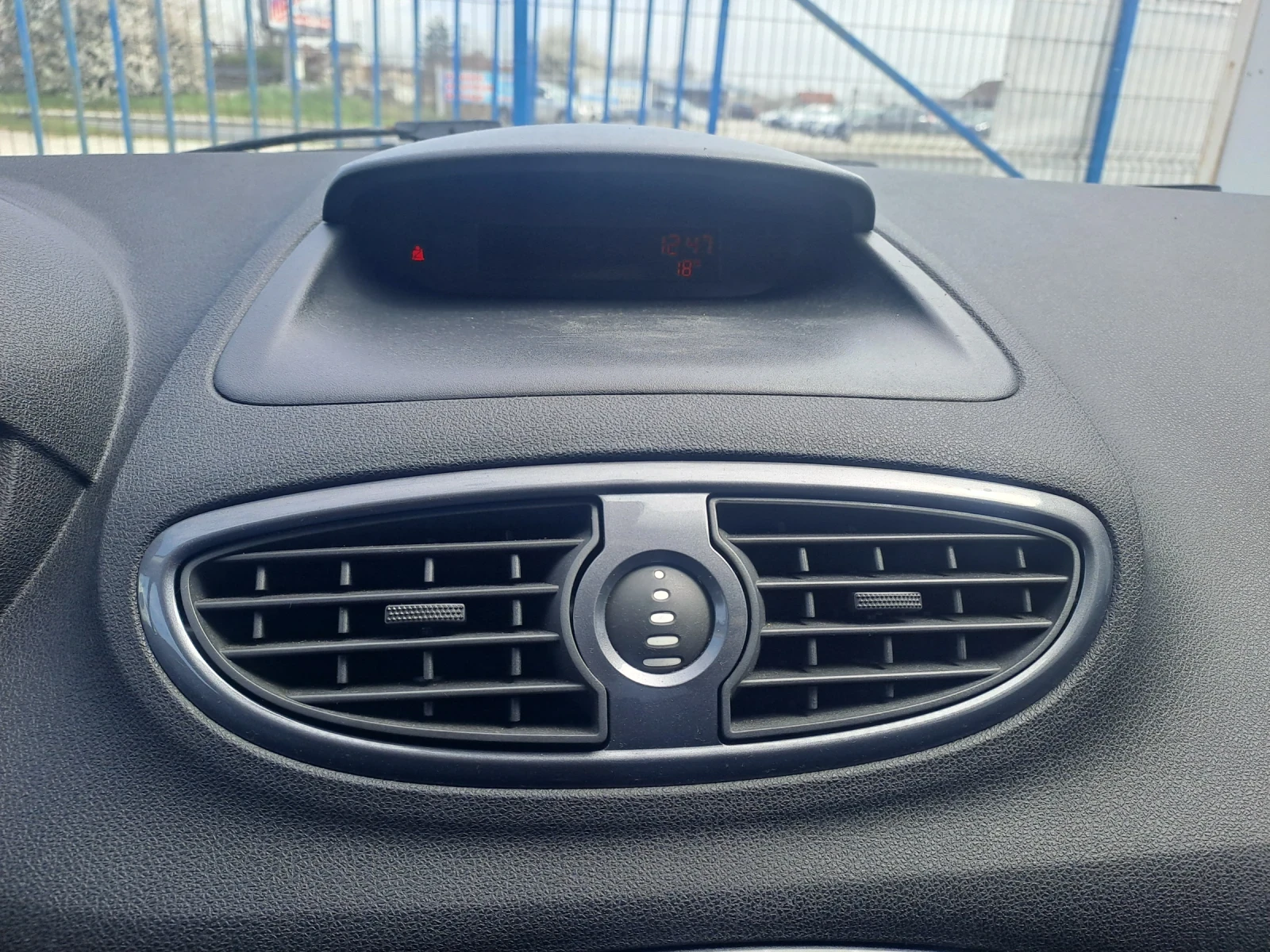 Renault Clio 1, 2i, 75кс, КЛИМАТРОНИК, снимка 13 - Автомобили и джипове - 54040058