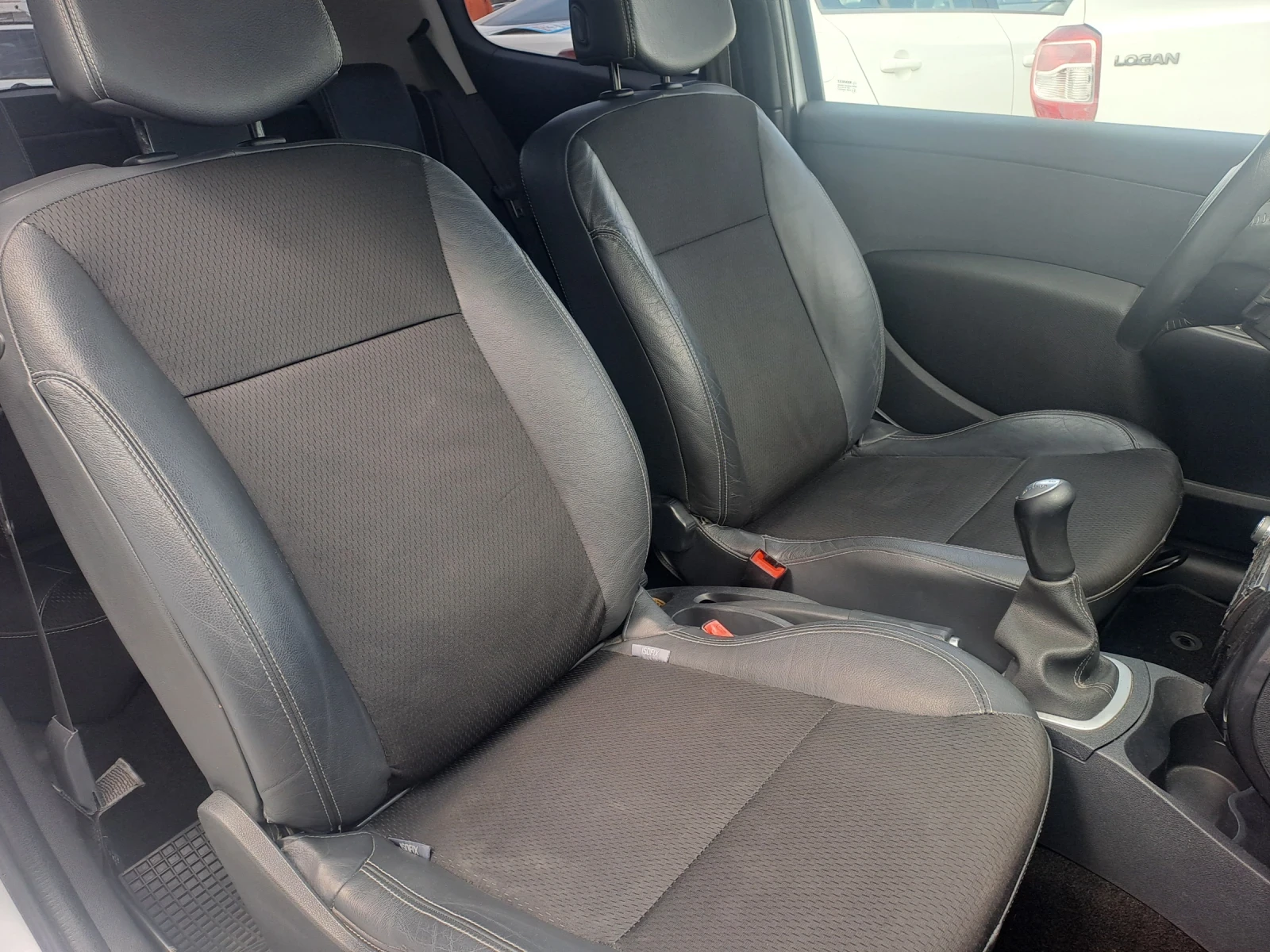 Renault Clio 1, 2i, 75кс, КЛИМАТРОНИК, снимка 9 - Автомобили и джипове - 54040058