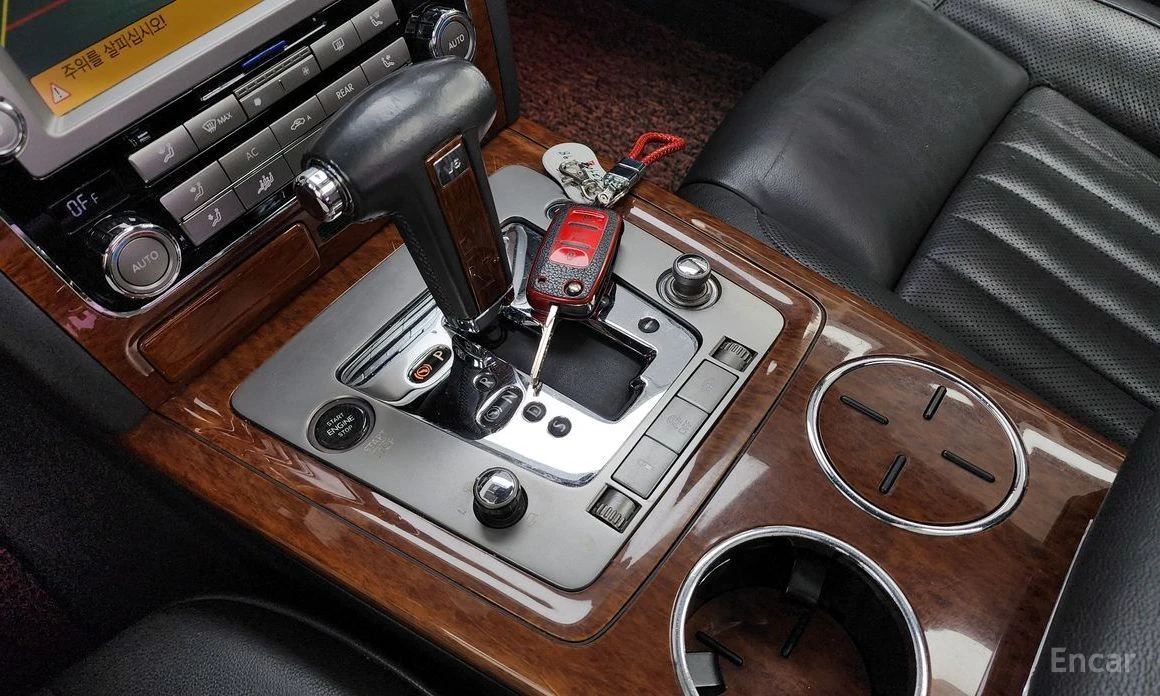 VW Phaeton, снимка 9 - Автомобили и джипове - 54043137