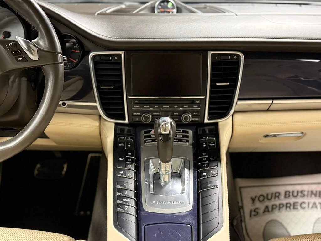 Porsche Panamera 4S * 420кс * 138.000км * АвтоКредит* (ЦЕНА ДО БГ), снимка 15 - Автомобили и джипове - 54126635