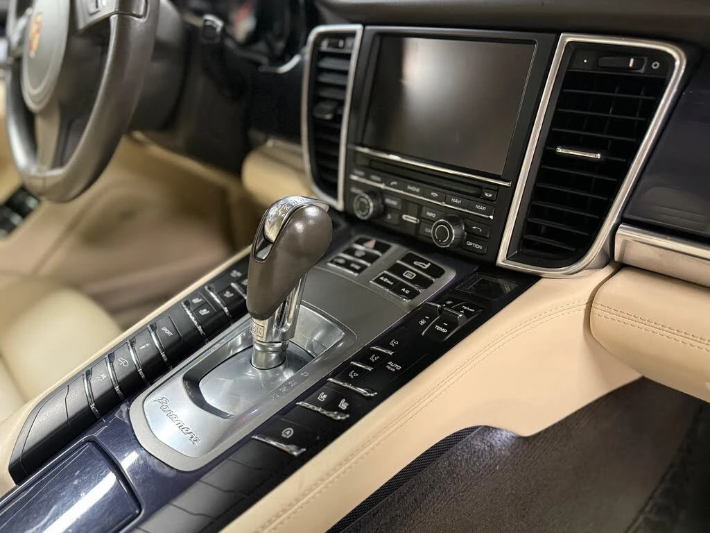 Porsche Panamera 4S * 420кс * 138.000км * АвтоКредит* (ЦЕНА ДО БГ), снимка 13 - Автомобили и джипове - 54126635