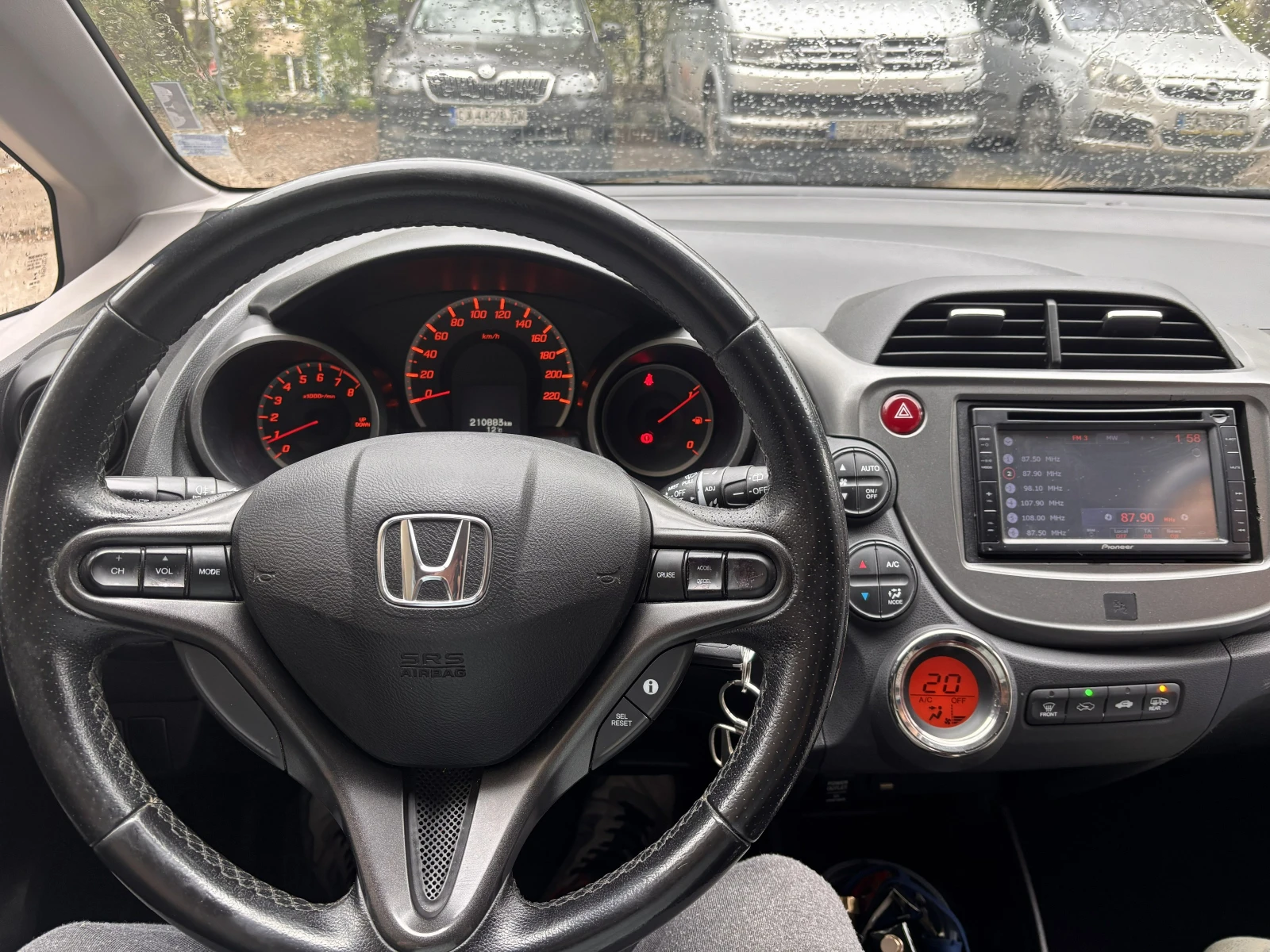 Honda Jazz 1.4 i-VTEC (99 Hp), снимка 9 - Автомобили и джипове - 54264057