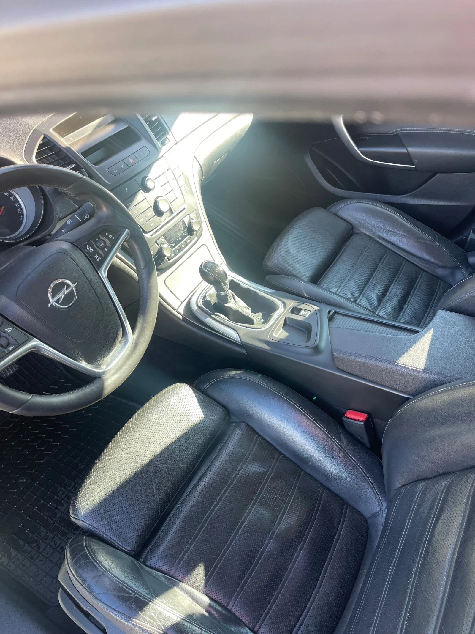 Opel Insignia 1.8, снимка 7 - Автомобили и джипове - 54285302