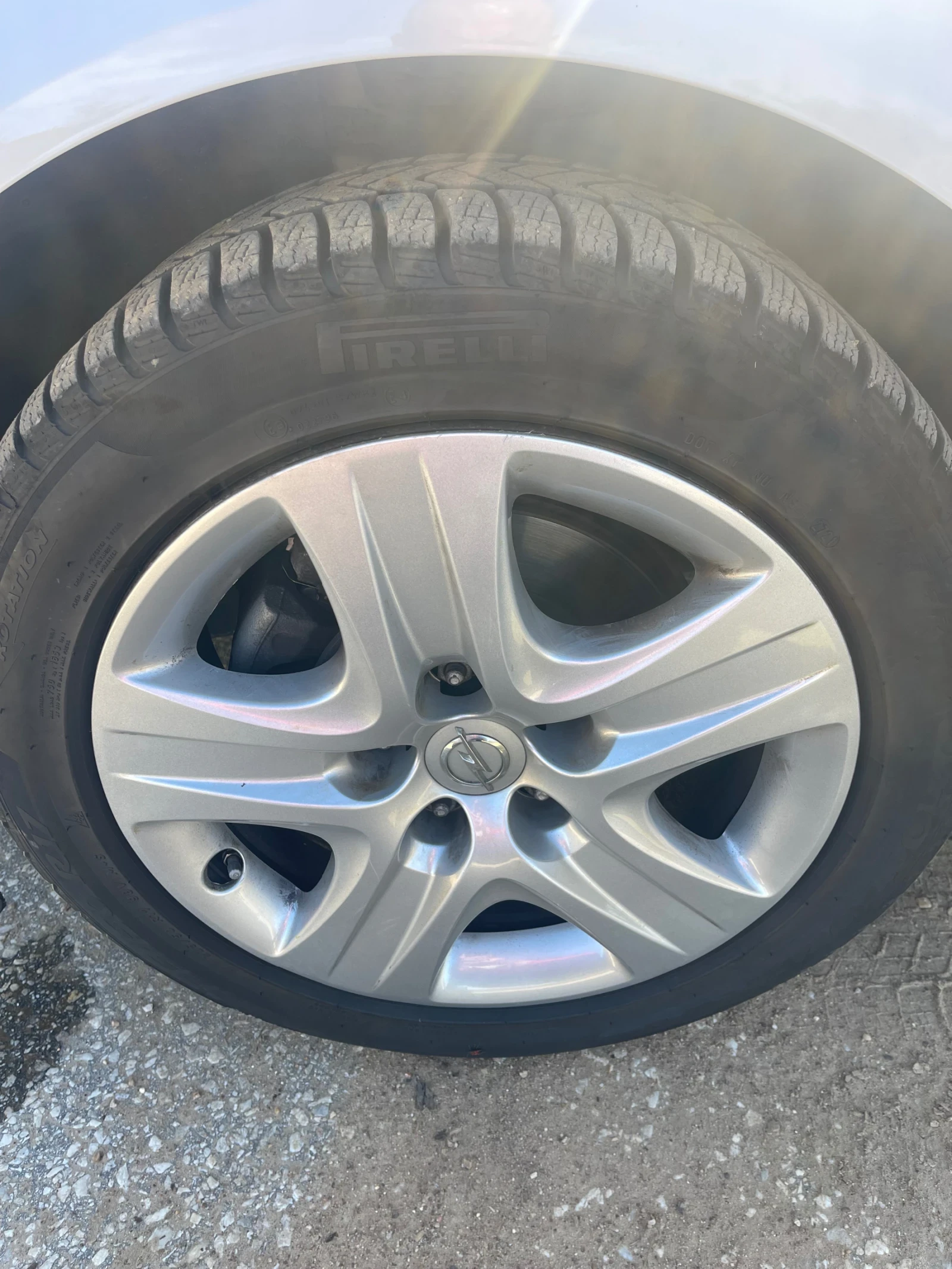 Opel Insignia 1.8, снимка 17 - Автомобили и джипове - 54285302