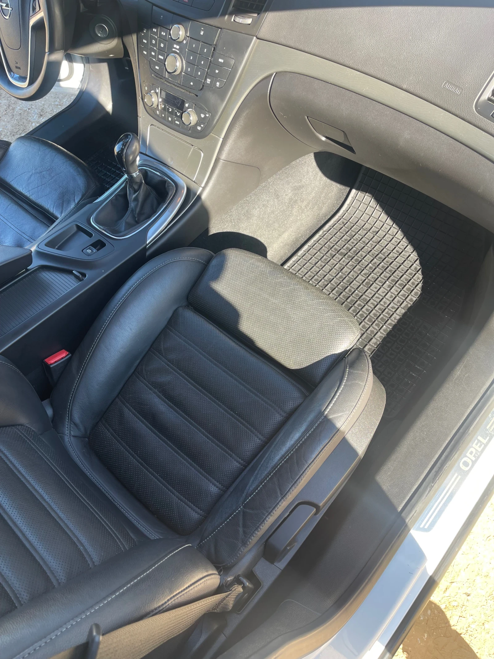 Opel Insignia 1.8, снимка 8 - Автомобили и джипове - 54285302