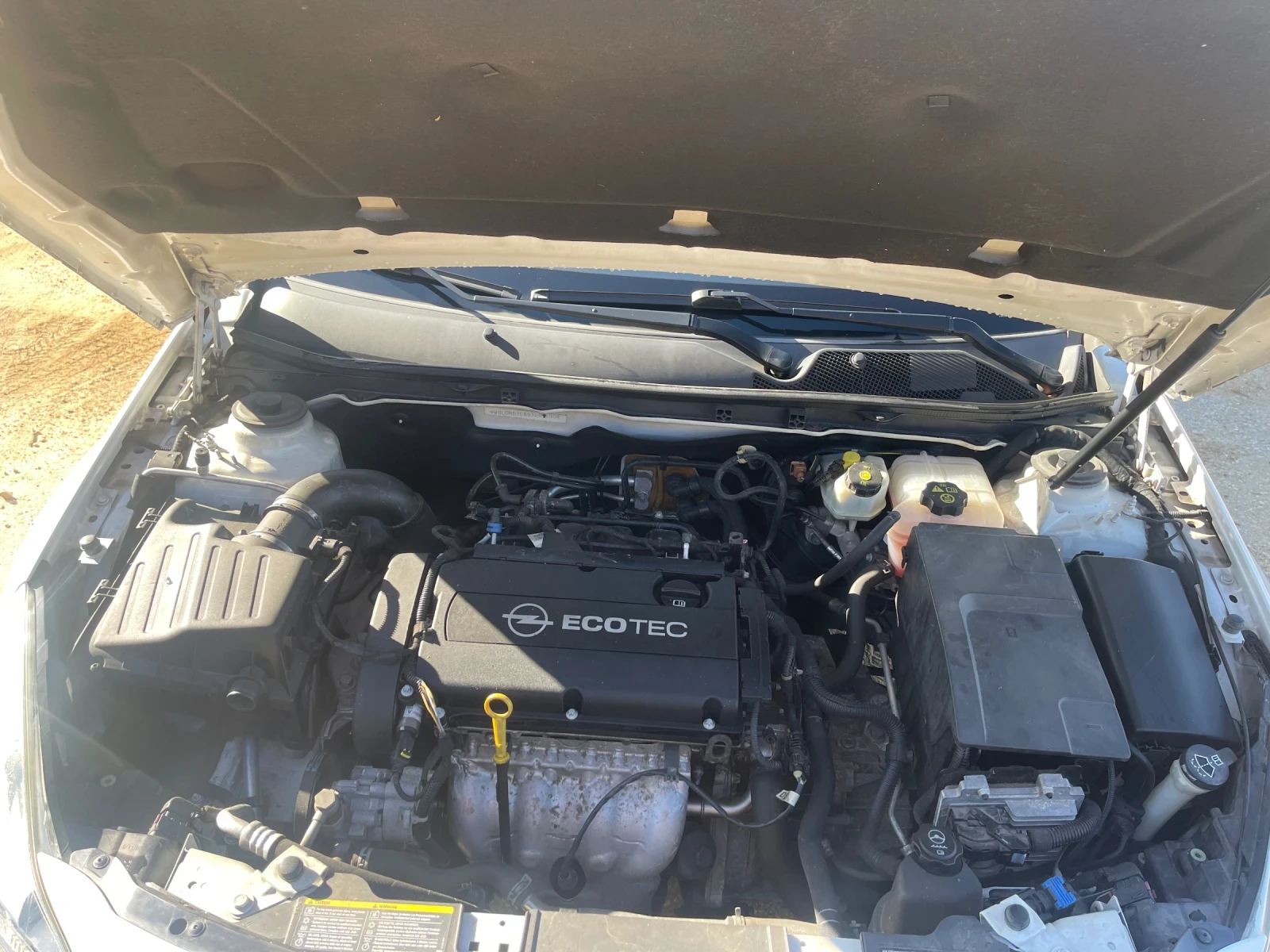 Opel Insignia 1.8, снимка 14 - Автомобили и джипове - 54285302