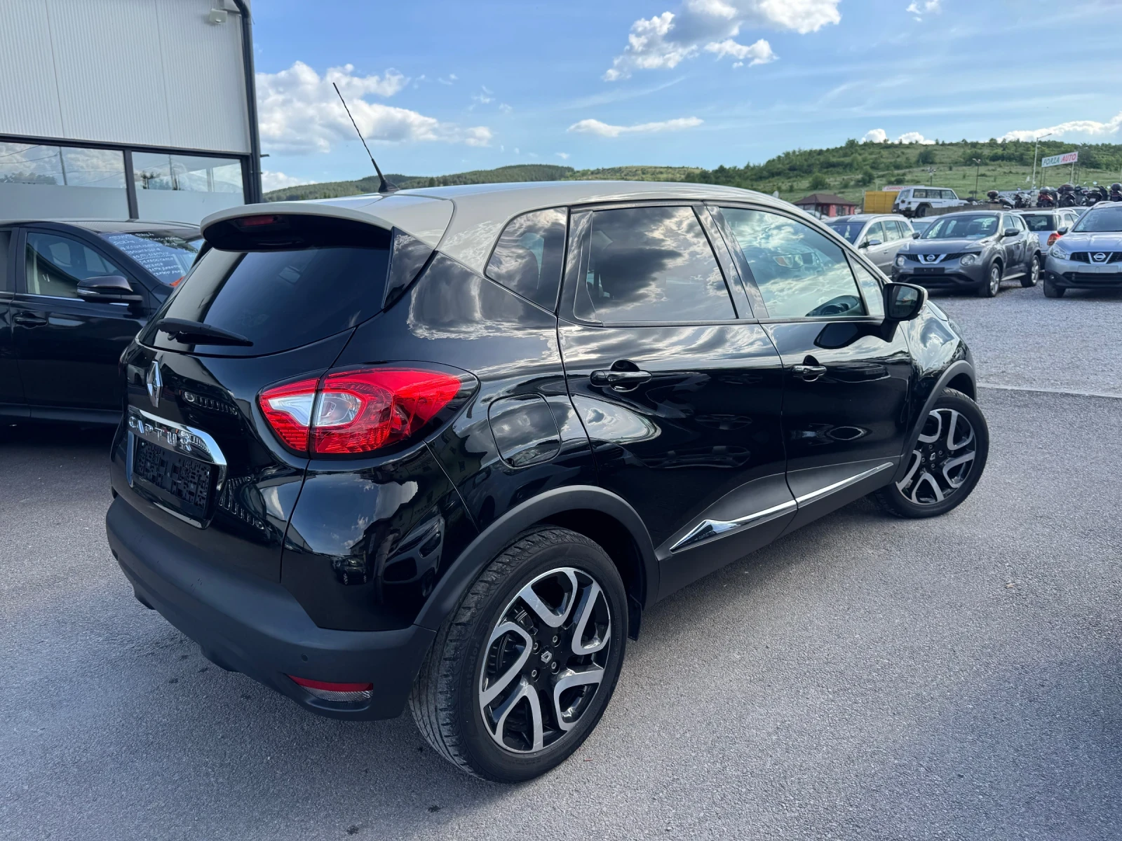 Renault Captur 1, 5dci EXCLUSIVE , снимка 4 - Автомобили и джипове - 54414806