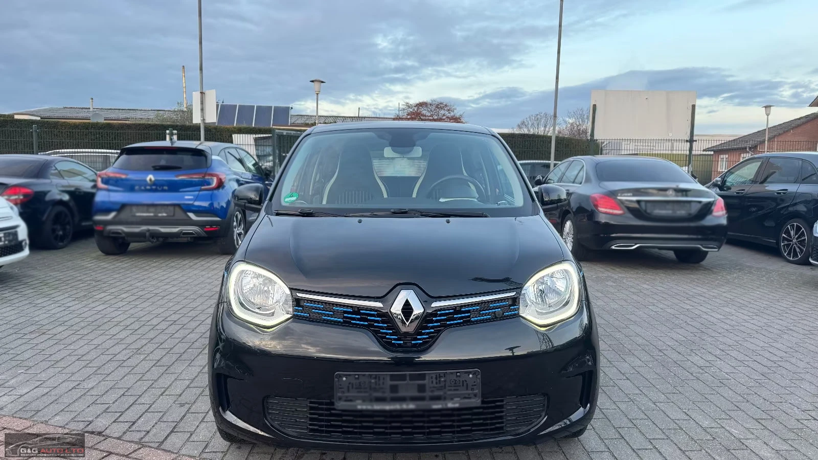 Renault Twingo INTENSE/82HP/CAM/NAVI/LED/CPLAY/418q, снимка 2 - Автомобили и джипове - 54943652