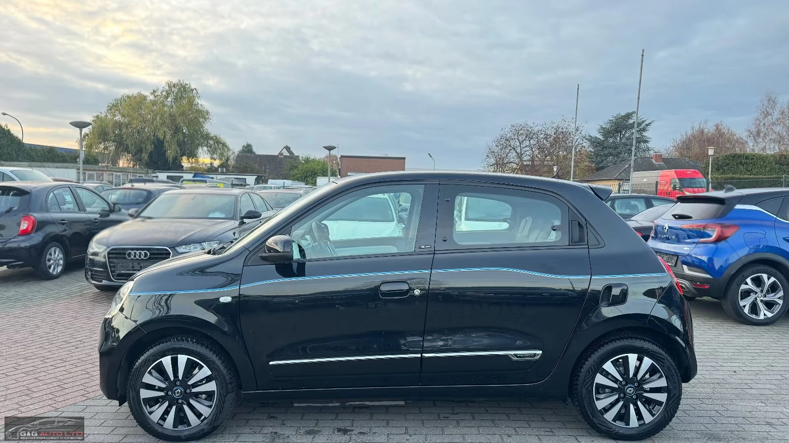 Renault Twingo INTENSE/82HP/CAM/NAVI/LED/CPLAY/418q, снимка 3 - Автомобили и джипове - 54943652